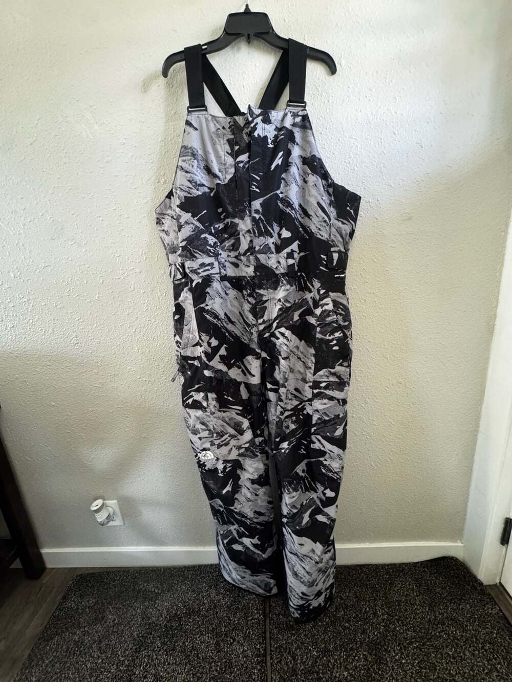 The North Face Freedom Bib Snow Pants Size XXL F22 Black Print